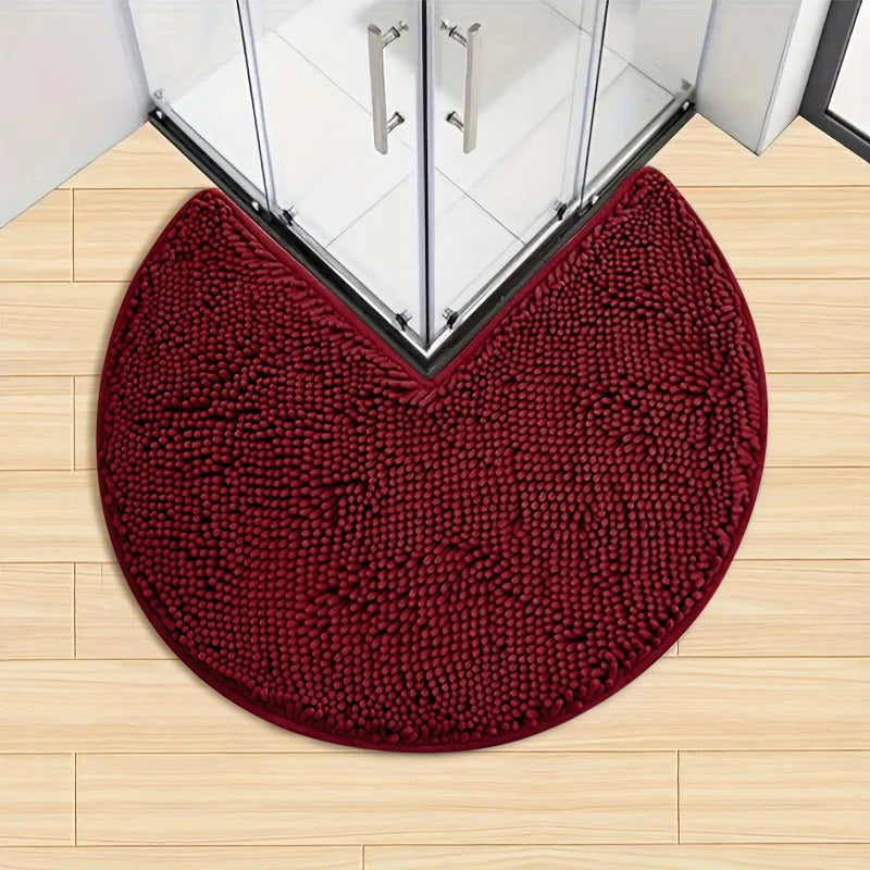Tapis d'angle Lunéa coloris Bourgogne devant une douche d'angle